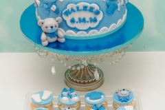 Baby_boy_sneakers_cake