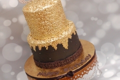 Black_and_gold_50th_birthday_cake