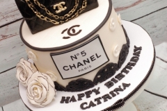 Chanel_black_and_white_Cake