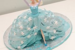 Elsa_doll_cake_II.jpg
