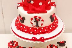 Minnie_mouse_cake_in_red