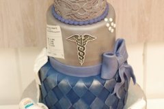 Pharmacy_graduation_cake_1