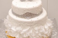 Ruffles_dress_wedding_cake