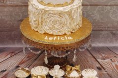 Sweet_15_White_and_gold_vintage_cake