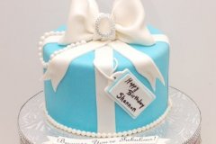 Tiffany_gift_cake