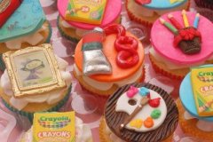 Art_themed_cupcakes_1
