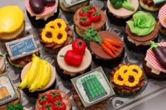 Farmer's_market_cupcakes_2