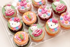 Hello_Kitty_Princess_cupcakes