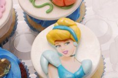 New_Cinderella_Cupcakes_3.jpg