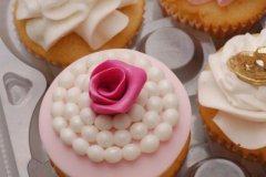 Pink_and_gold_Princess_1st_birthday_cupcakes_3
