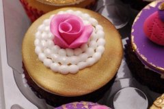 Sweet_16_pink_and_purple_cupcakes_1