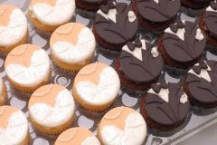 Bride&Groom_cupcakes
