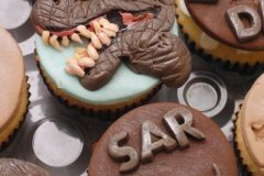 T-rex_Dinosaurs_cupcakes_3